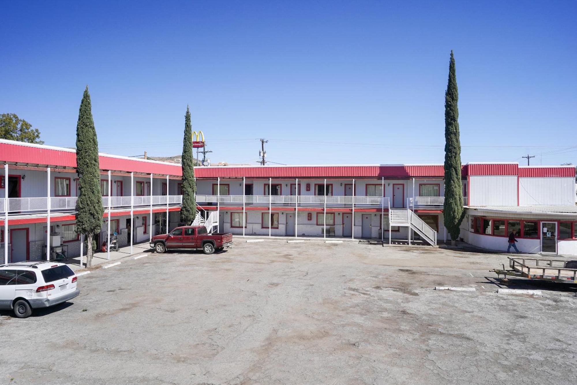 Oyo Alpine Tx Near Big Bend National Park Exterior foto